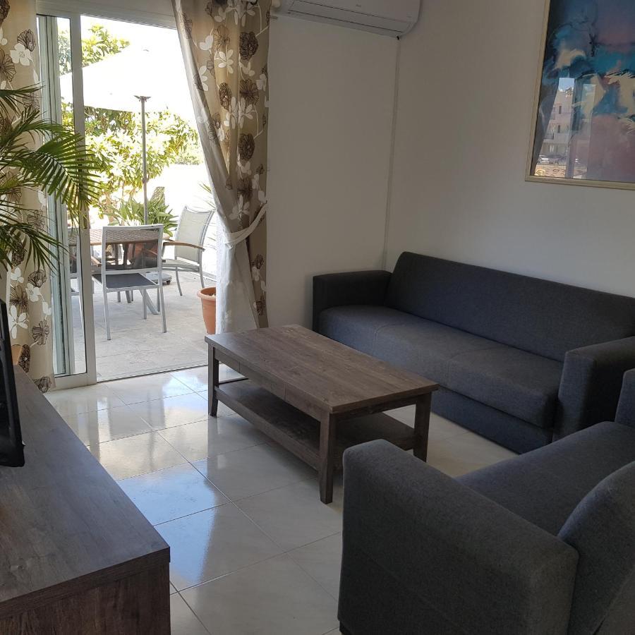 Peaceful Townhouse With Private Pool Near The Sea Paphos Exterior foto