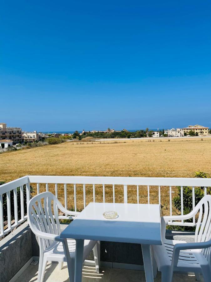 Peaceful Townhouse With Private Pool Near The Sea Paphos Exterior foto