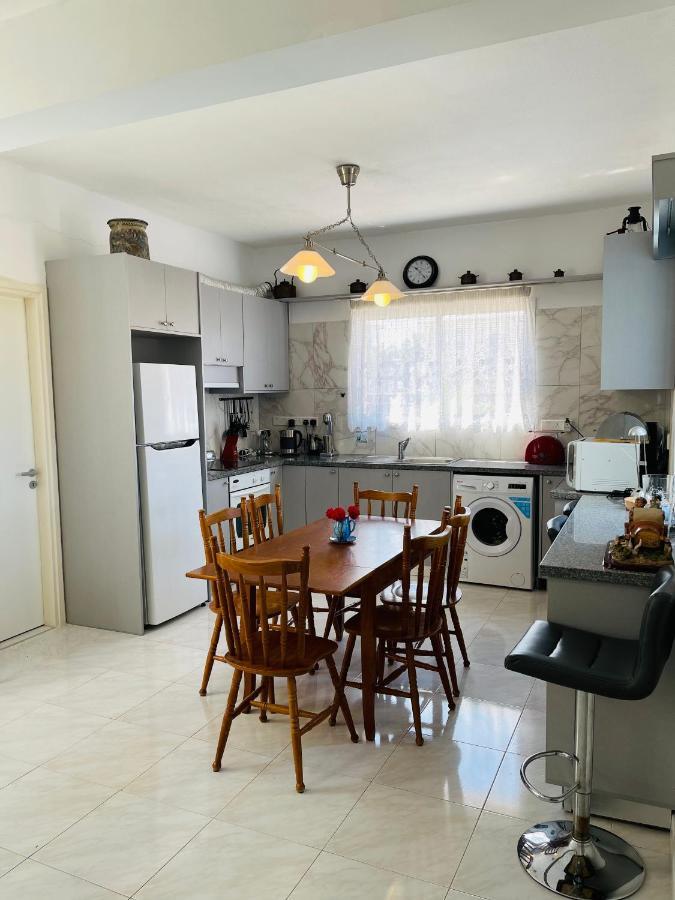 Peaceful Townhouse With Private Pool Near The Sea Paphos Exterior foto